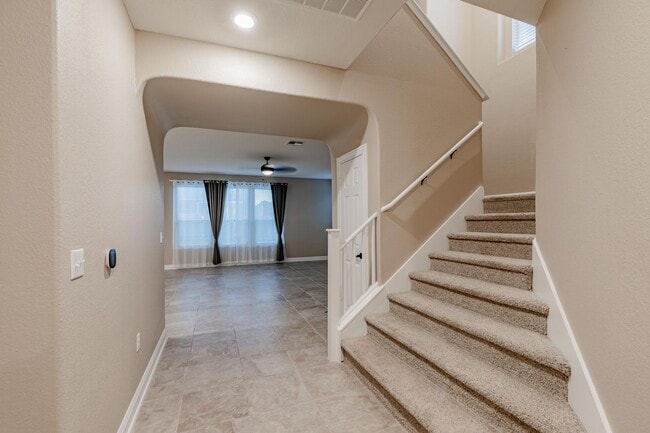 Building Photo - Beautiful 4BR / 2.5BA Home – Walk-In Closet, Covered Deck & Laundry Room