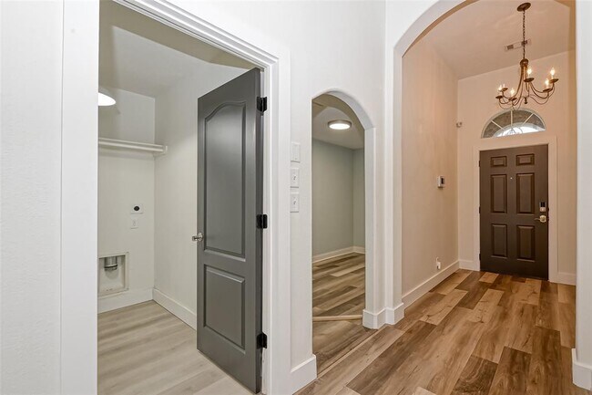 Building Photo - 3618 Hera Dr