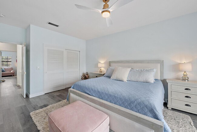 Building Photo - 129 Olympus Way