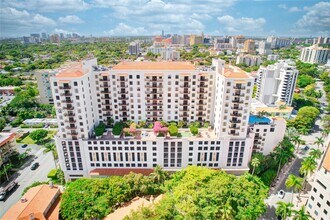 Building Photo - 888 Douglas Rd