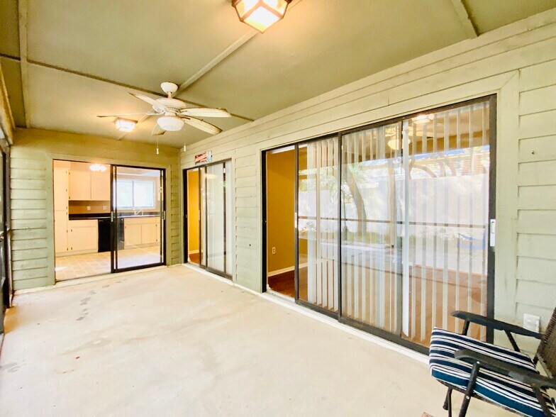 Screened Lanai - 13903 LAZY OAK DRIVE