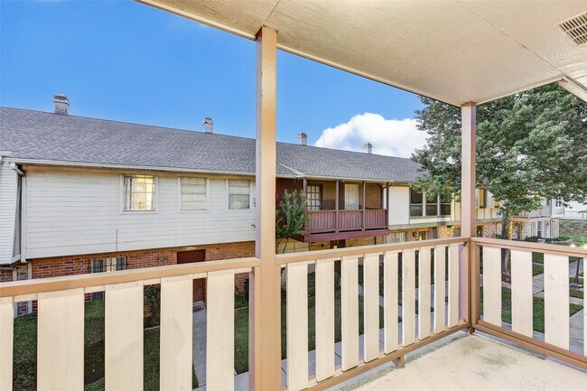 Building Photo - 14662 Perthshire Rd