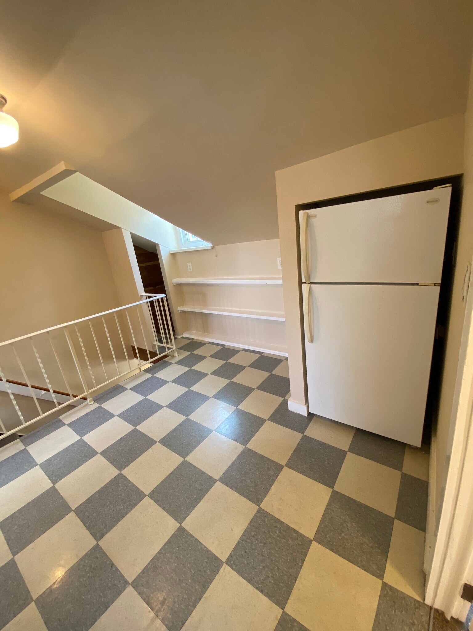 Building Photo - 261 Main St