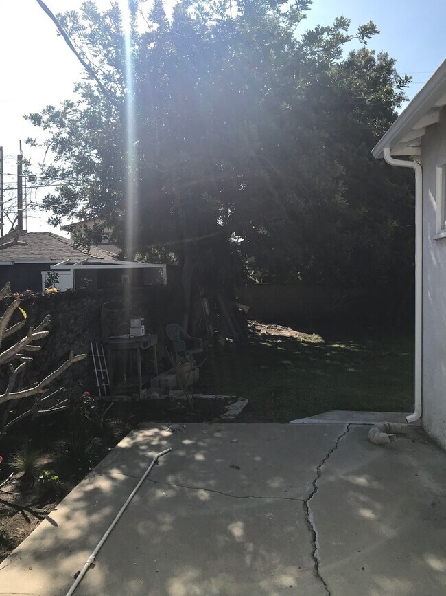 Building Photo - Prime Palms/Mar Vista are - 2+1