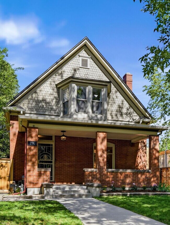 Building Photo - "Charming 4-Bed Oasis with 2.5 Baths in the Heart of Denver!"