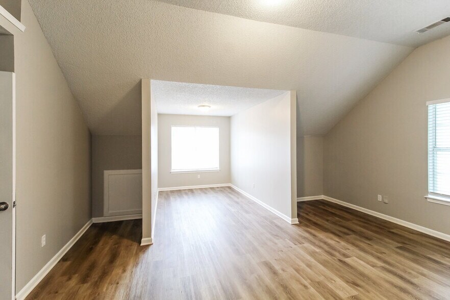 Building Photo - 6261 Remington Park