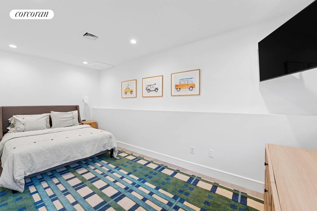 Building Photo - 5 Mountain Laurel Ln