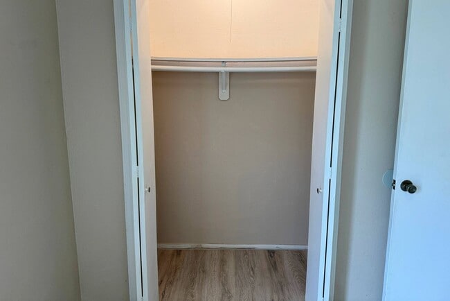 Building Photo - 1901 W Wenonah Blvd