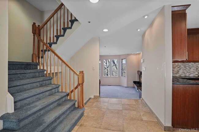 Building Photo - 208 Boulder Ridge Rd