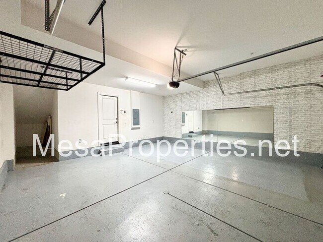 Building Photo - 2922 E Via Fiano