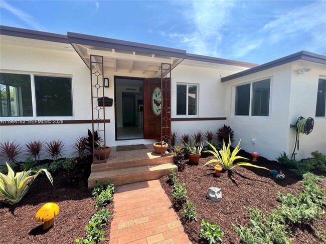 Building Photo - 5970 SW 46th St