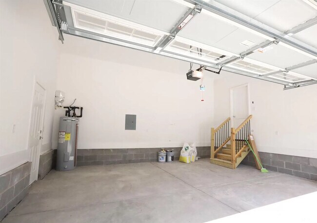 Building Photo - Room in House on Edgerton Dr