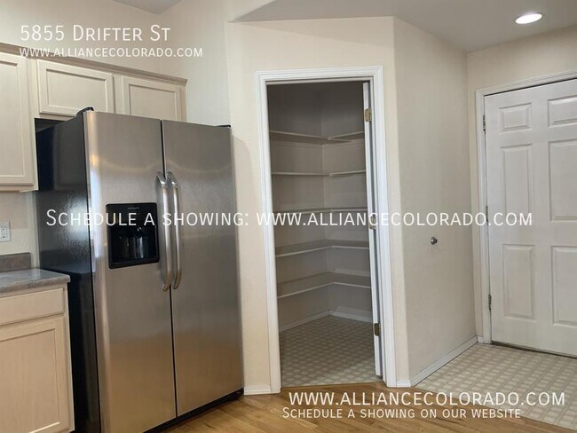 Building Photo - 5855 Drifter St