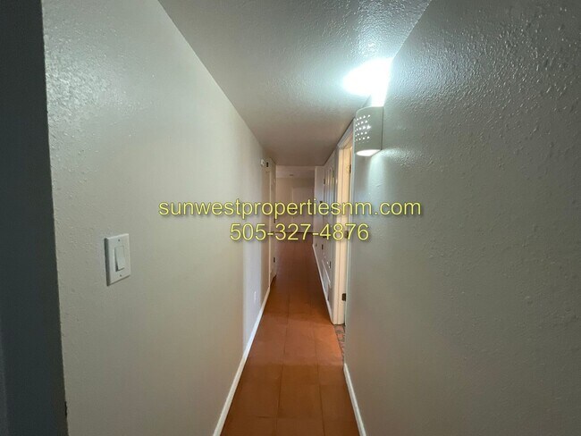 Building Photo - 3 Bedroom, 2 Bathroom with 2 Car Garage and Fenced Back Yard