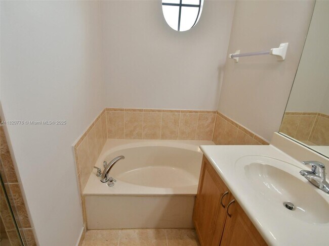 Building Photo - 8940 SW 228th Ln