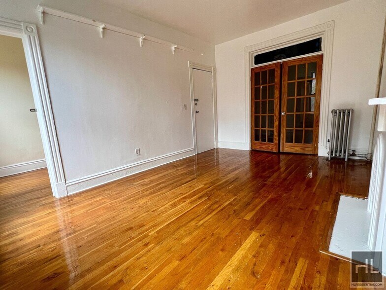 Building Photo - 4BR 1BA Turn Of The Century Floor Through Fulton St. Shophouse Brownstone w/ Bonus Room