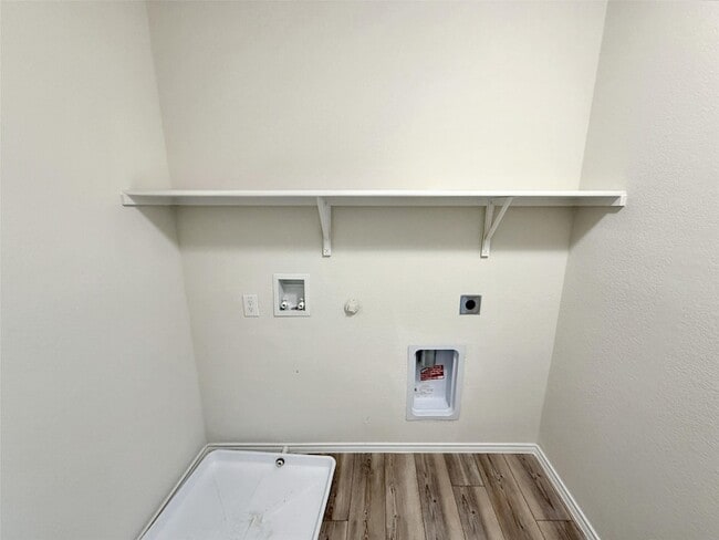 Building Photo - 825 Ozark Path