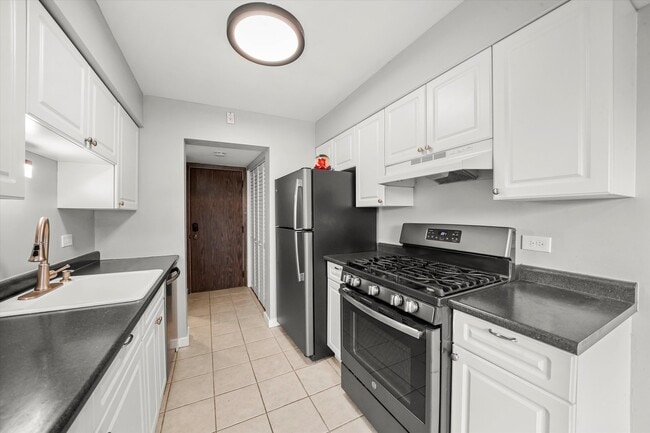 Building Photo - 1033 Glouchester Harbor