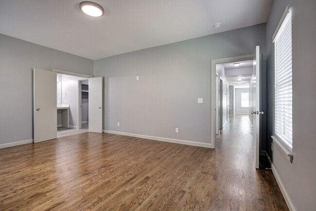 Building Photo - 1219 Leslie Ln