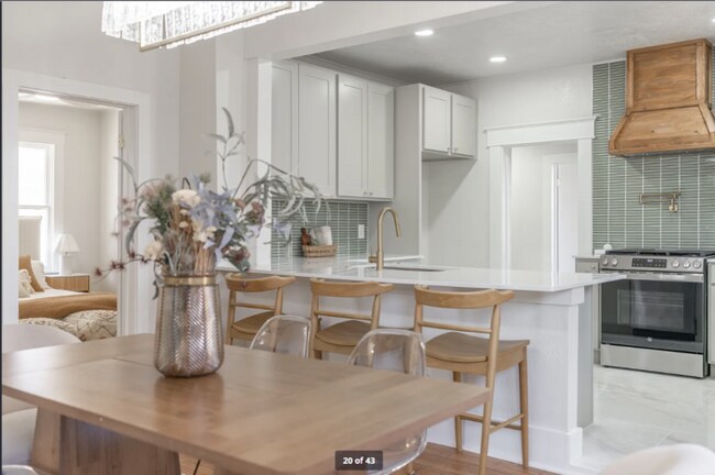 Building Photo - 4 Bed 3 Bath in Uptown OKC