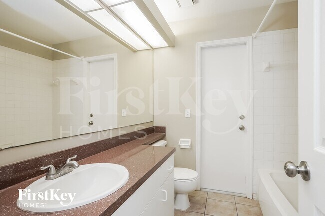 Building Photo - 8149 Anhinga Rd