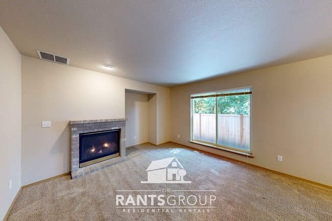 Building Photo - Spacious 3-Bed, 2.5-Bath home in the Olymp...