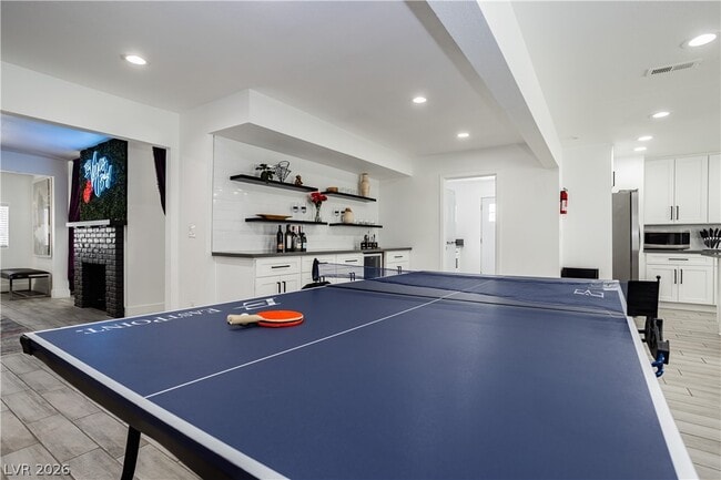 Building Photo - 1913 Birch St