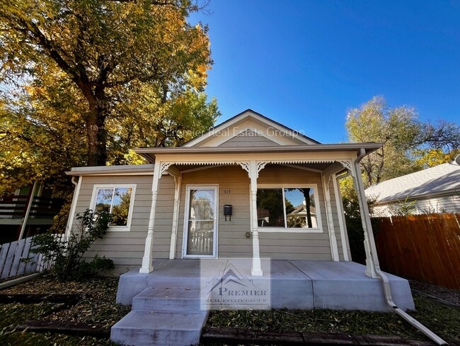 Primary Photo - 619 E Monument St