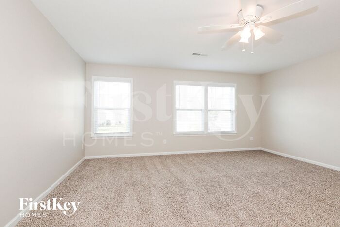 Building Photo - 14435 Lake Crossing Dr