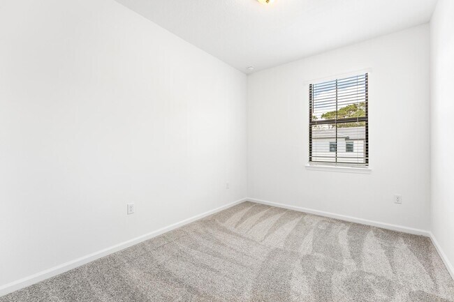 Building Photo - 4333 Efendi Dr