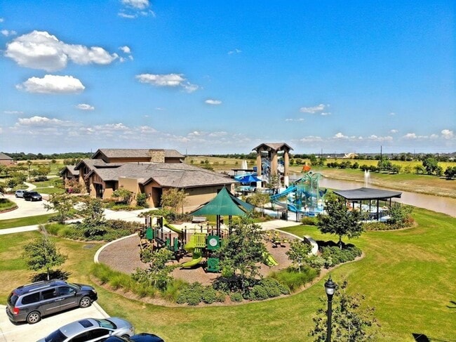 Building Photo - Grand Entry W/High Ceilings! Gorgeous Ligh...