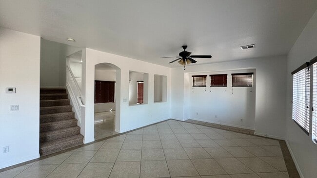 Building Photo - Executive Style 3 bedroom home