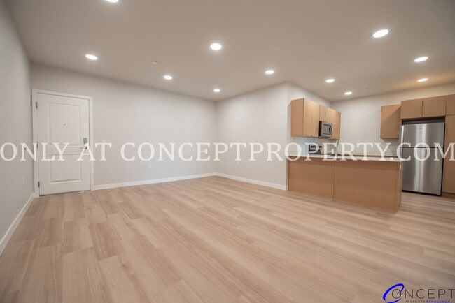 Building Photo - 2 Bed 2 Bath! Stylish, Smart, and Serene — The New Standard of Affordable Modern at Studio Crossing