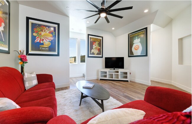 Interior Photo - The Lofts Building C