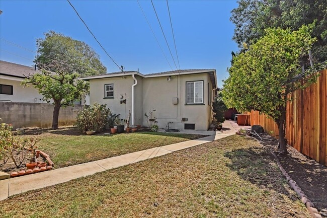 Building Photo - 3532 Maplewood Ave