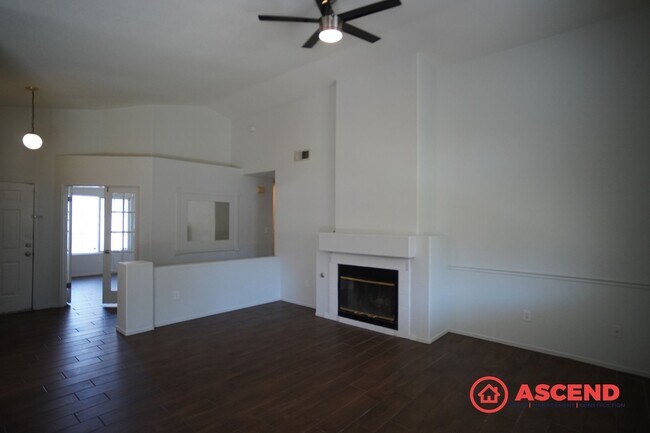 Building Photo - Charming 3-Bedroom Home in the Akers & Berkshire Area!