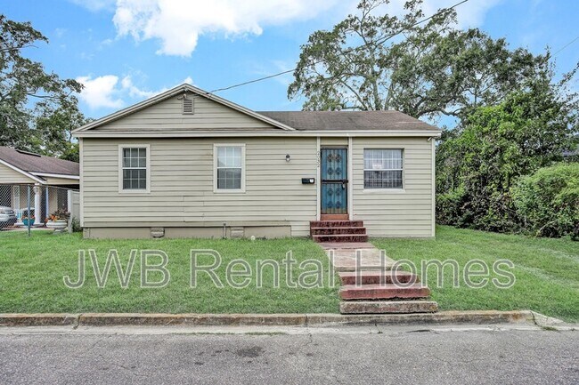 Primary Photo - 2032 Whitner St