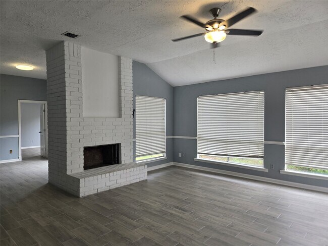 Building Photo - 3634 Kingsman Dr