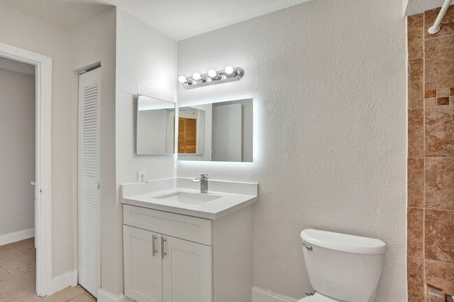 Building Photo - 12650 Vista Isles Dr