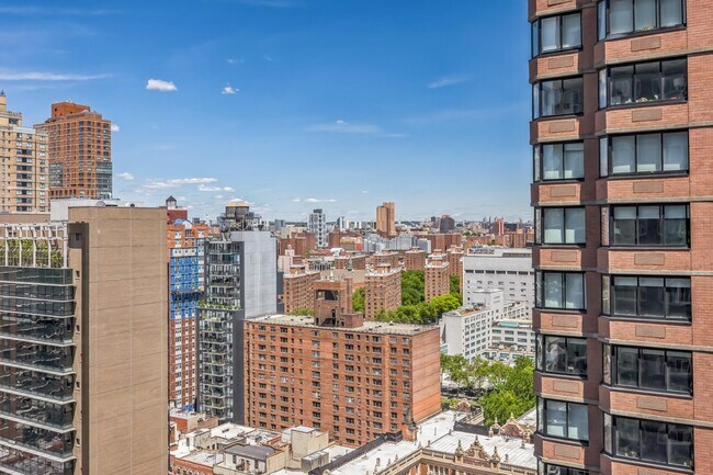 Building Photo - 345 E 93rd St