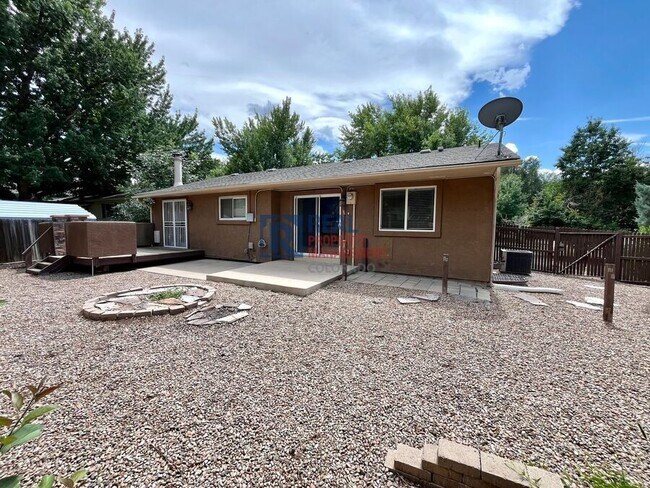 Building Photo - 4316 Ridgeglen Rd