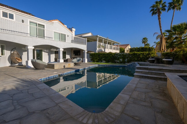 Building Photo - 41215 Carlotta Dr