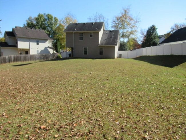 Building Photo - 105 Ashgate Way