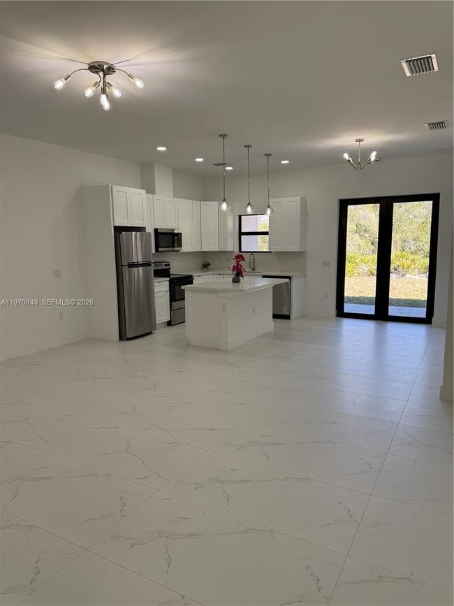 Building Photo - 20 Organ St