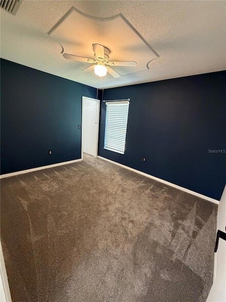 Building Photo - 3221 Oakwood Pl