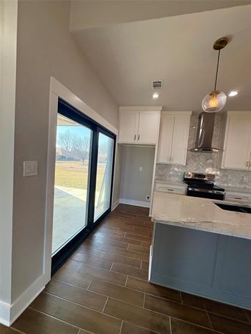 Building Photo - 2713 Stone Briar Dr