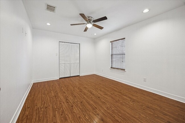 Building Photo - 708 E 32nd St