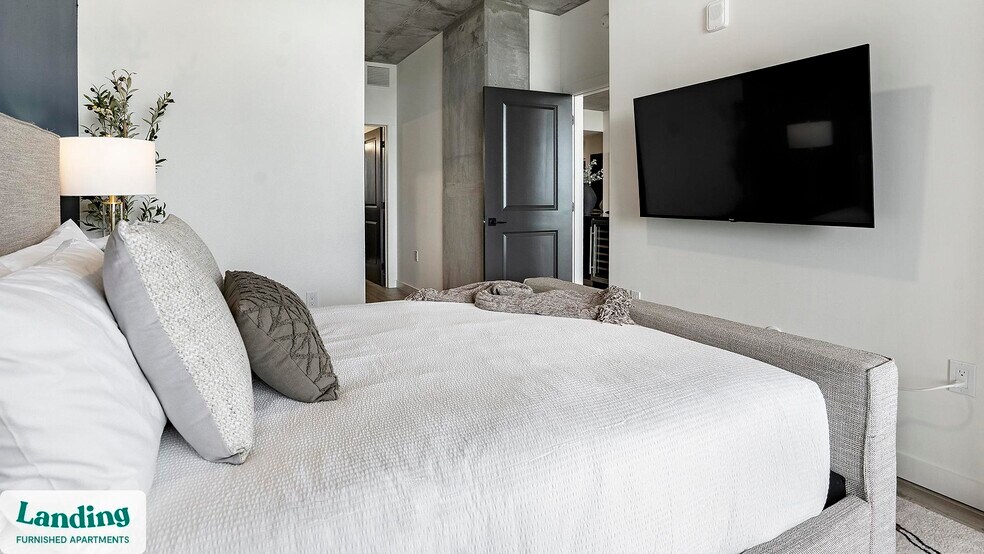 Building Photo - 221 Main St N