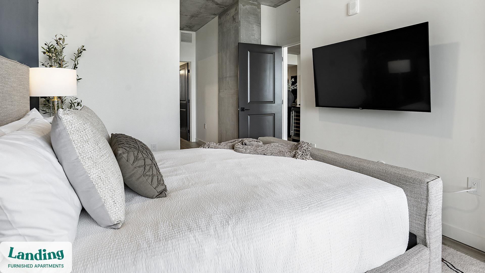 Building Photo - 221 Main St N