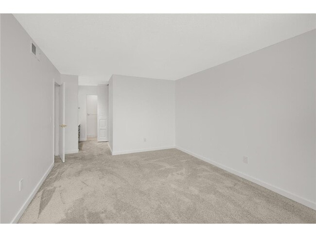 Building Photo - 7500 Cahill Rd